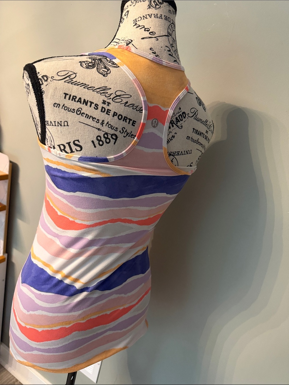 Lululemon Cool Racerback size 6 - Picture 3 of 3